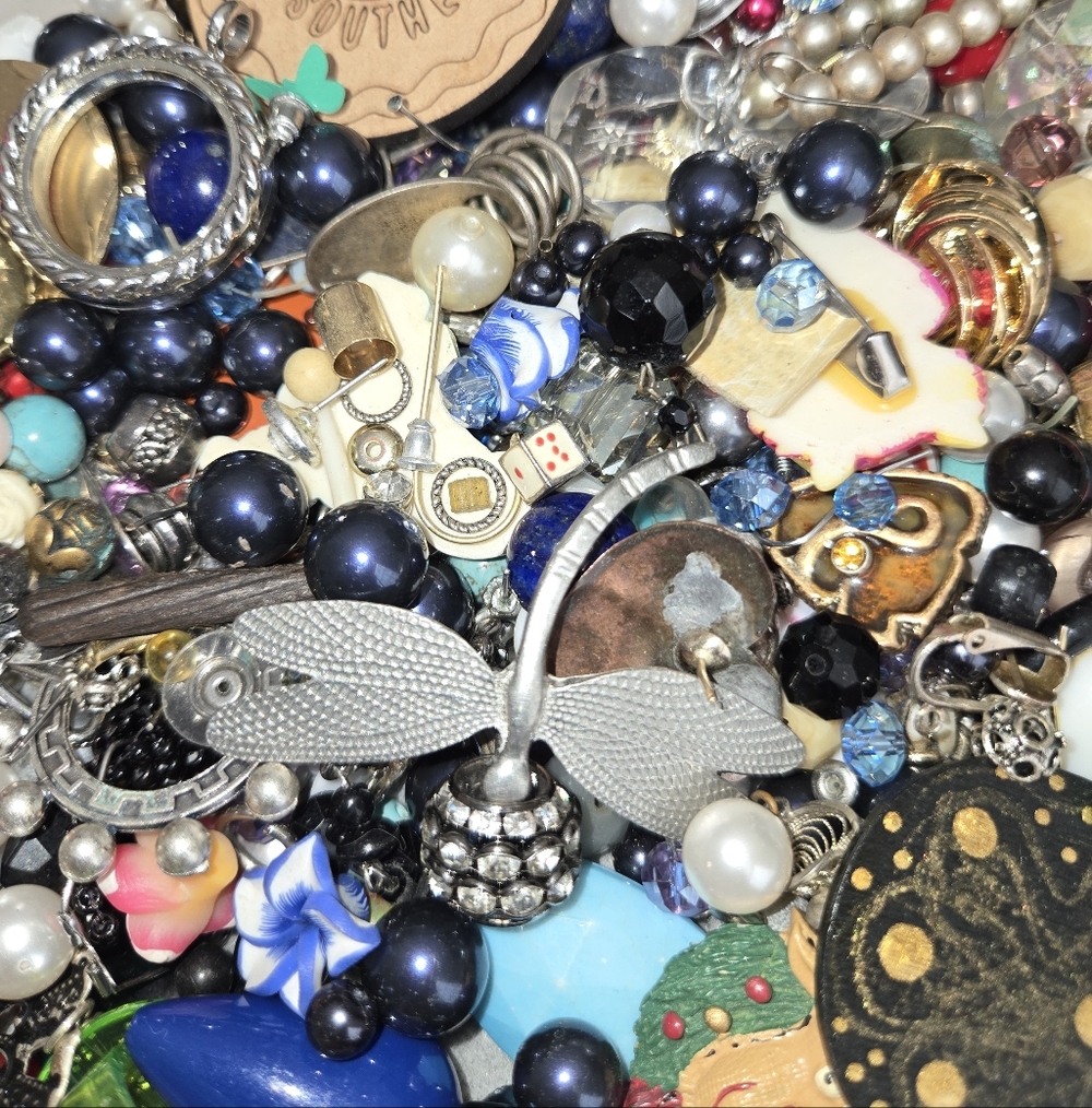 Crafting Jewelry Bit And Baubles Beads Findings Repair Create Mix Glass Lot #3